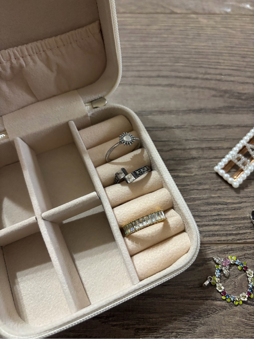 Random Jewelry Bundle - Picture 2 of 3